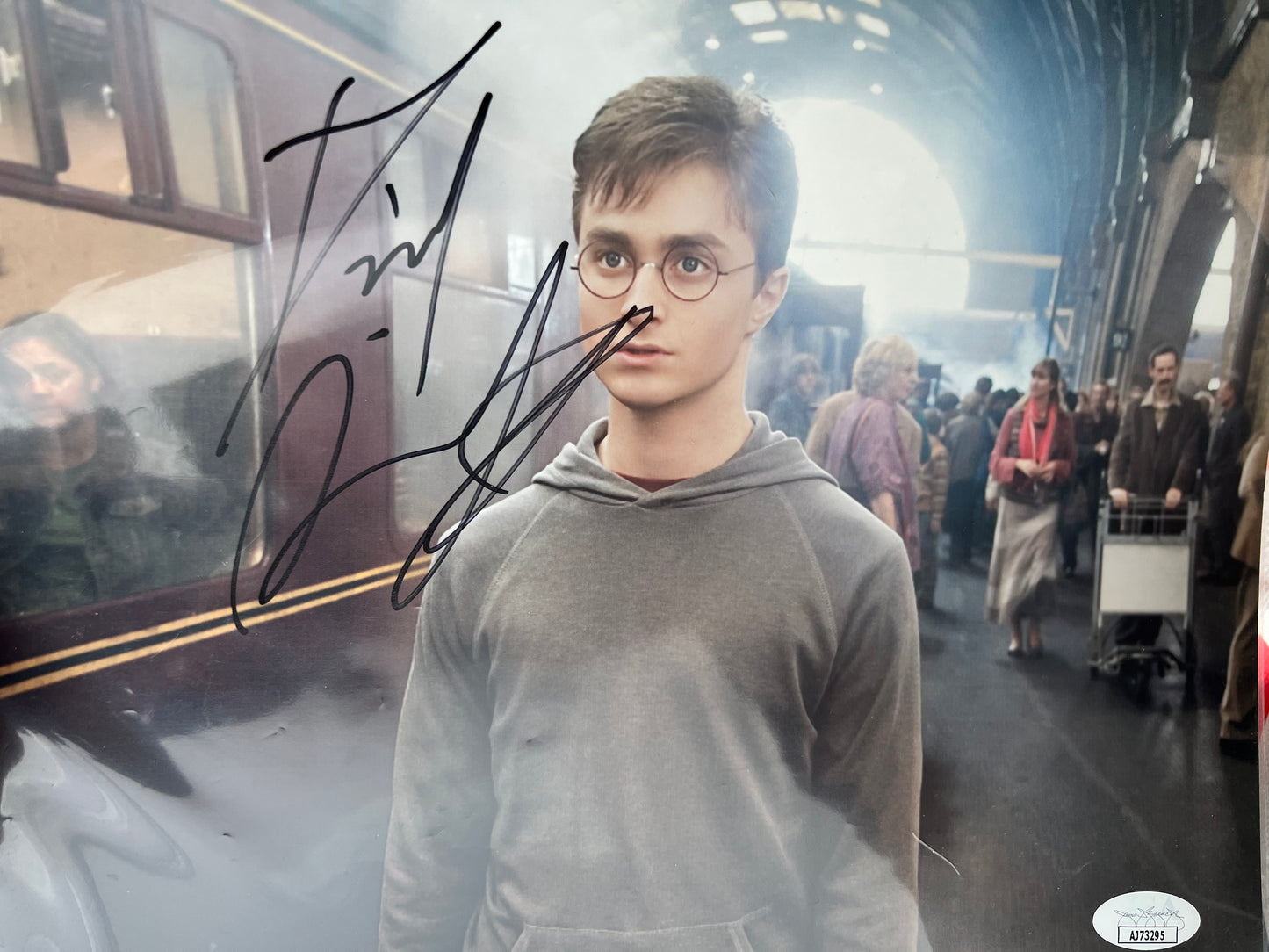 Daniel Radcliffe Autographed JSA Photo. (Harry Potter)
