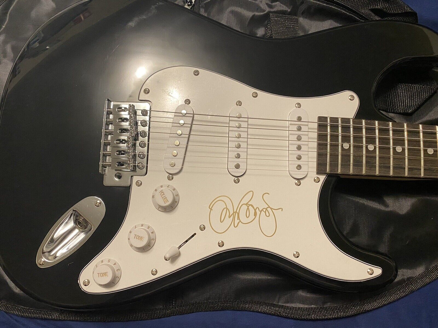 JON BON JOVI SIGNED AUTOGRAPH BRAND NEW ELECTRIC GUITAR