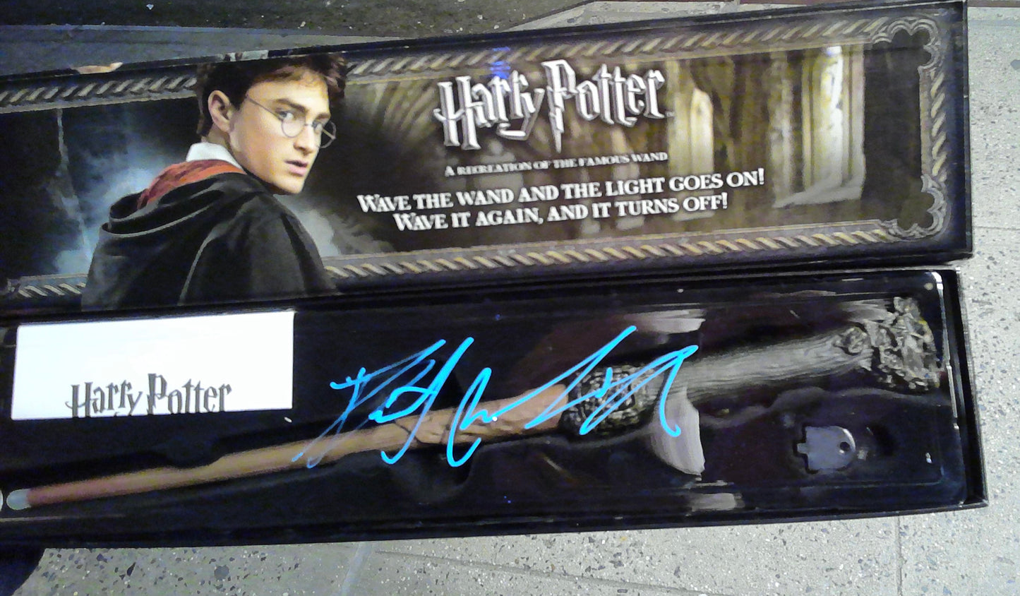Daniel Radcliffe Signed HARRY POTTER Autographed Illuminating Wand.(Blue)