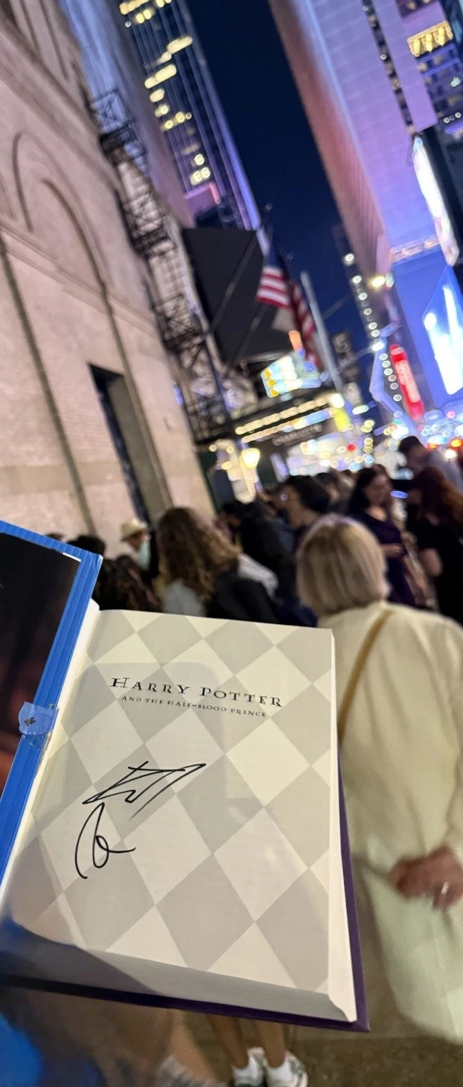 Daniel Radcliffe Signed Harry Potter The Half-Blood Prince Book. (IP)