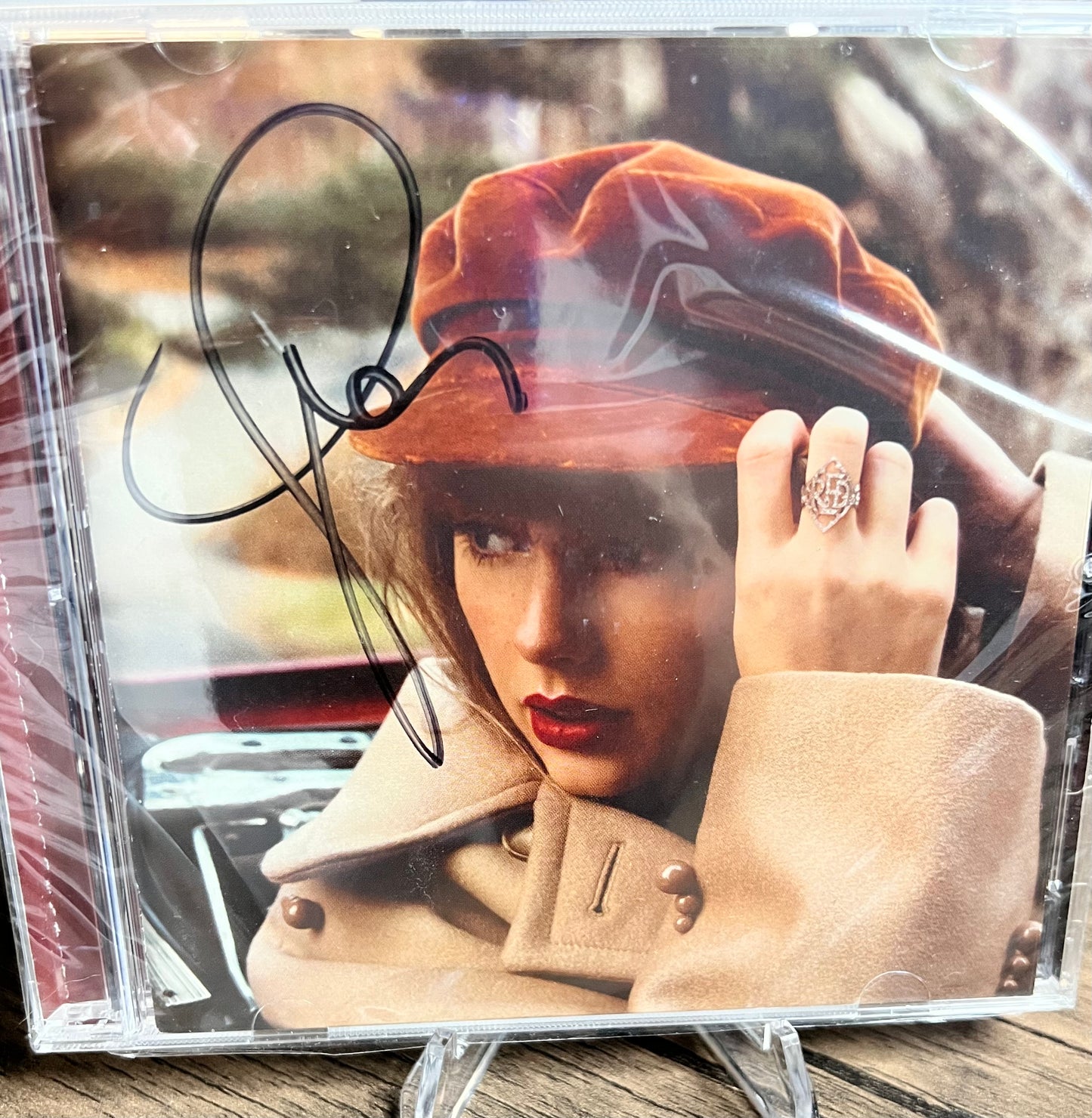 Taylor Swift Signed CD “Red album”